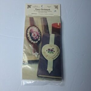 Vintage Heirloom Fancy Bookmark Kit Burgundy Oval Lace Velvet Stitchery Craft‎